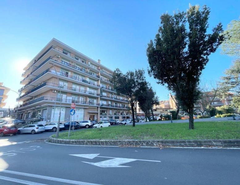 appartamento in vendita a Roma in zona Tre Pini - Poggio dei Fiori