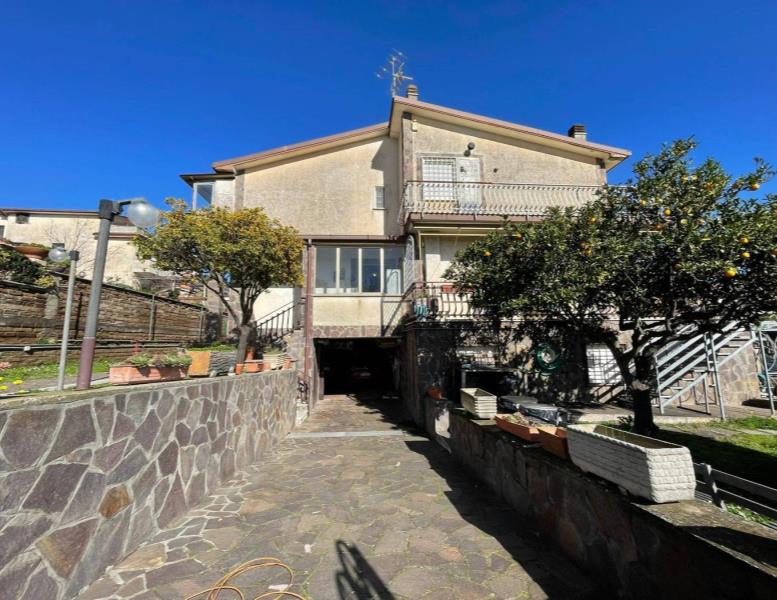 casa indipendente in vendita a Roma in zona Trigoria