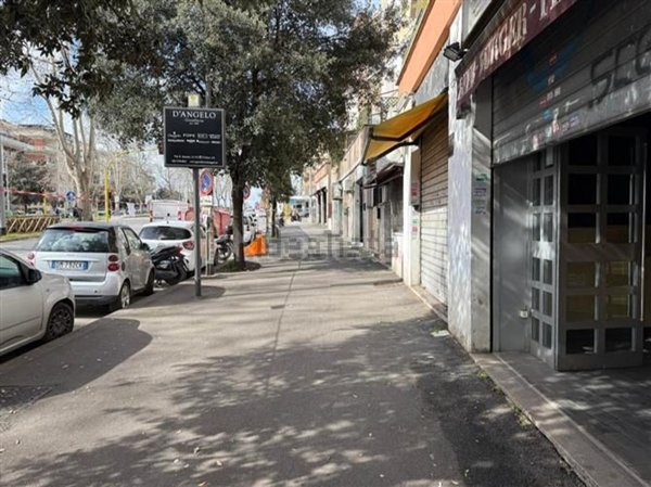 locale commerciale in vendita a Roma in zona Gianicolense
