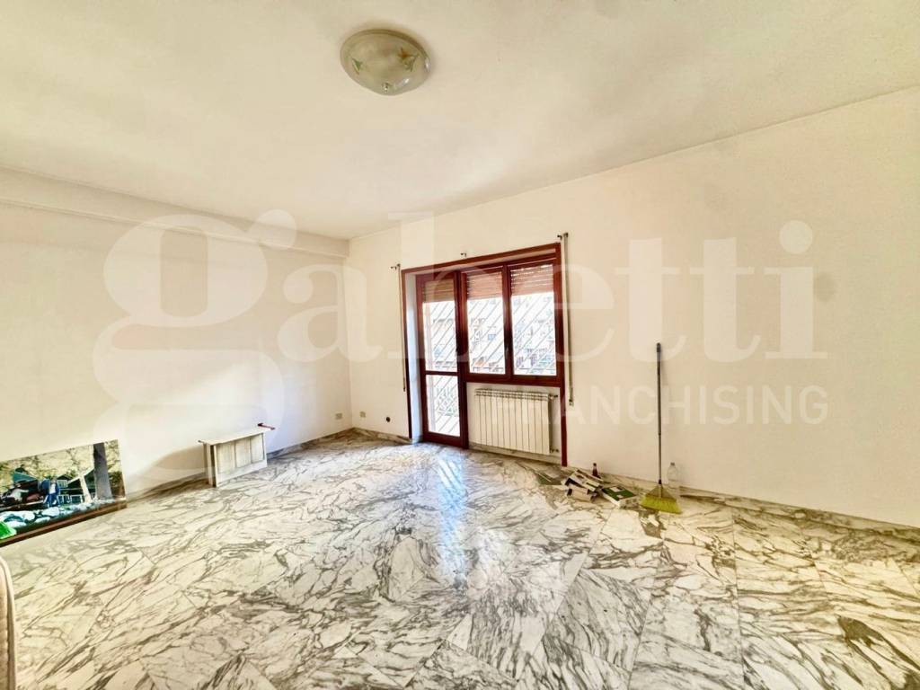 appartamento in vendita a Roma in zona Appio Claudio