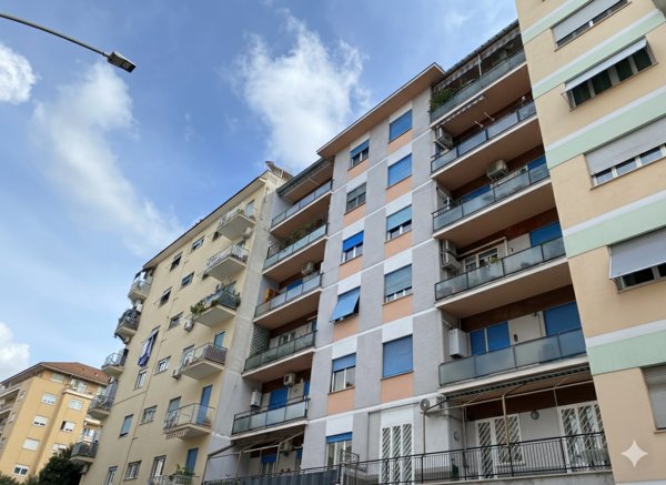 appartamento in vendita a Roma in zona Appio Claudio