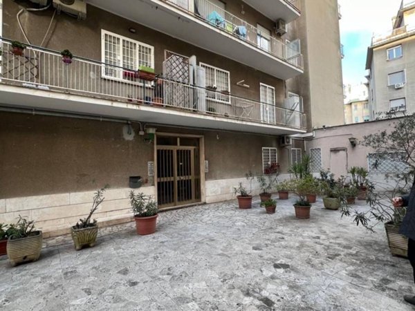 appartamento in vendita a Roma in zona Ardeatino