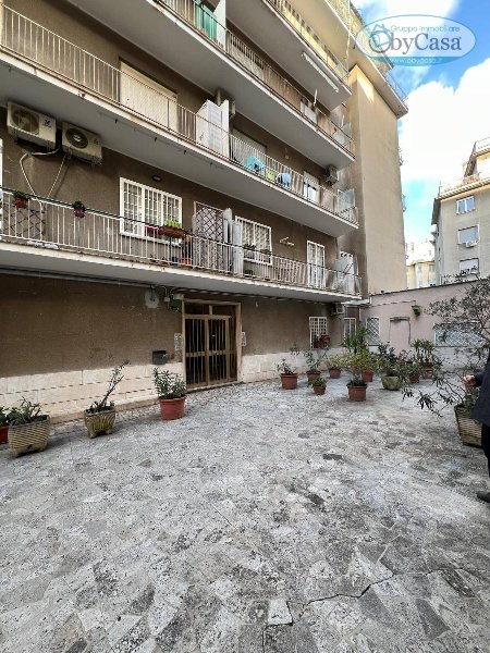 appartamento in vendita a Roma in zona Ardeatino