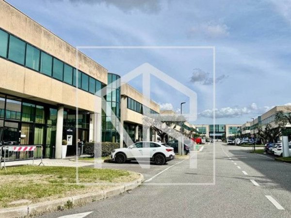 ufficio in vendita a Roma in zona Settecamini