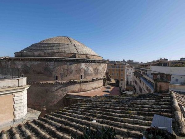 appartamento in vendita a Roma in zona Parione/Sant'Eustachio