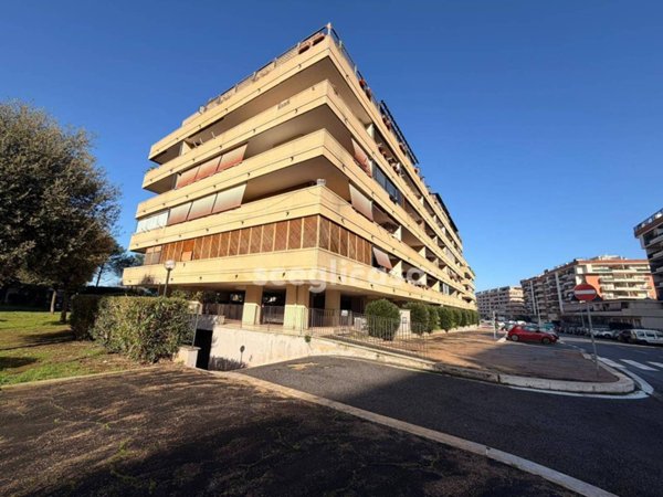 appartamento in vendita a Roma in zona Ponte di Nona