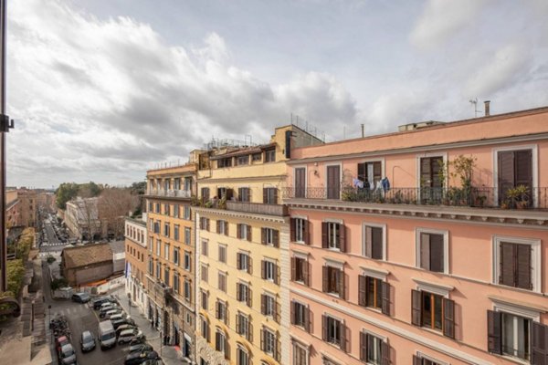 appartamento in vendita a Roma in zona Esquilino