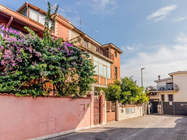 appartamento in vendita a Roma in zona Borghesiana