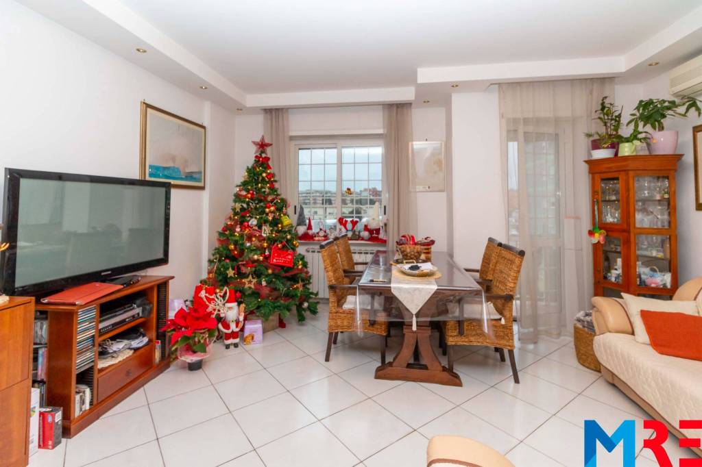 appartamento in vendita a Roma in zona Ostia