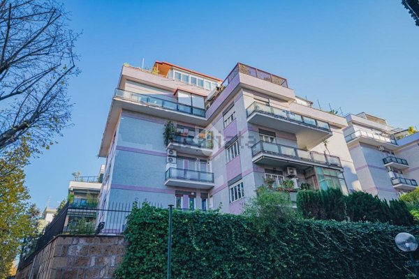 appartamento in vendita a Roma in zona Giuliano Dalmata