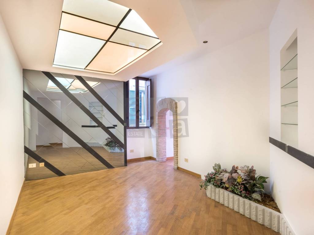 appartamento in vendita a Roma in zona Ostiense