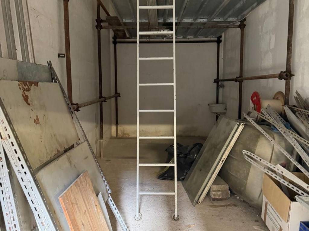 locale di sgombero in vendita a Roma in zona Gianicolense