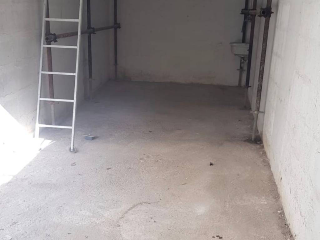 locale di sgombero in vendita a Roma in zona Gianicolense