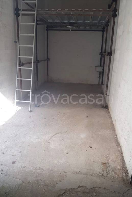 locale di sgombero in vendita a Roma in zona Gianicolense