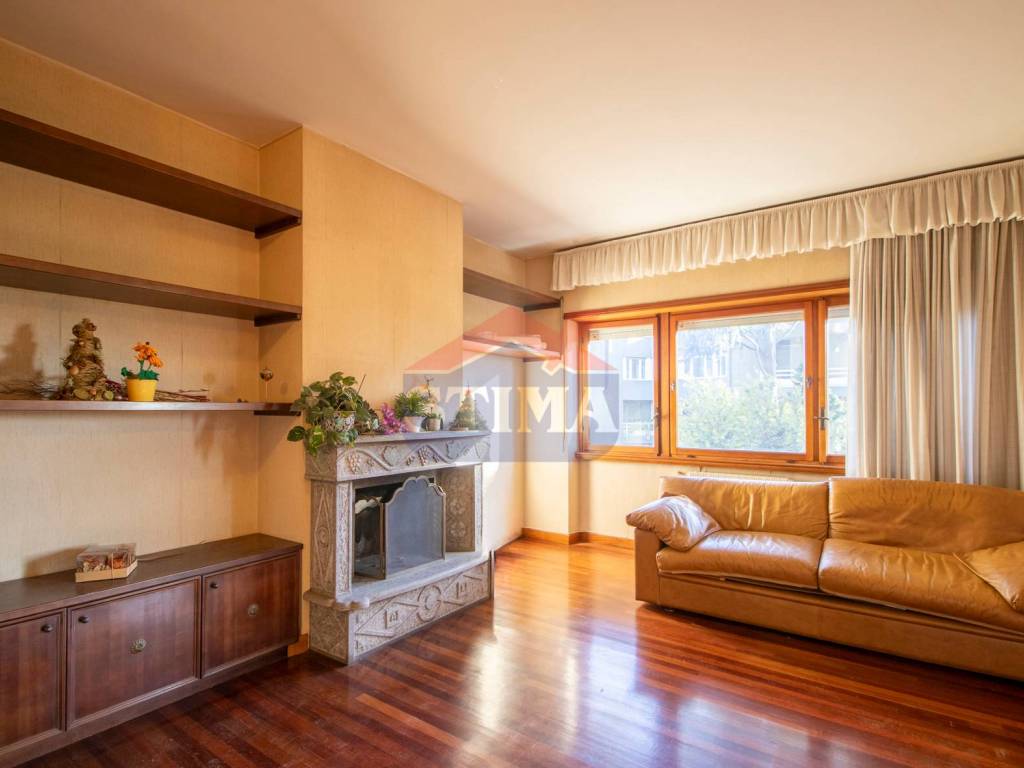 appartamento in vendita a Roma in zona Mostacciano