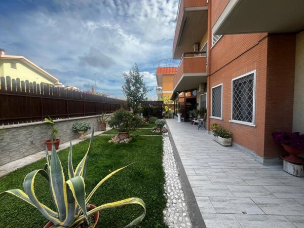 appartamento in vendita a Roma in zona Massimina/Casal Lumbroso