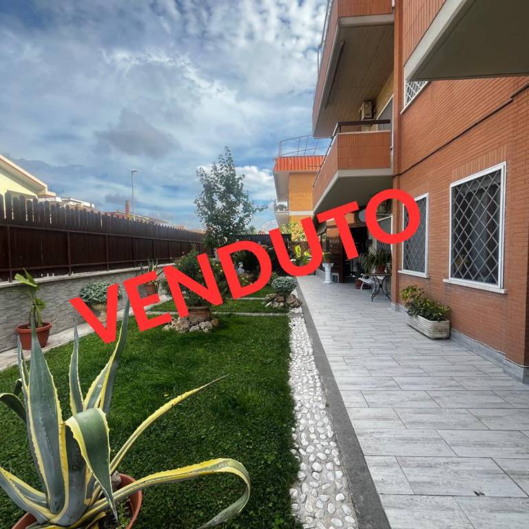 appartamento in vendita a Roma in zona Massimina/Casal Lumbroso
