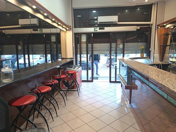 negozio in vendita a Roma in zona Esquilino