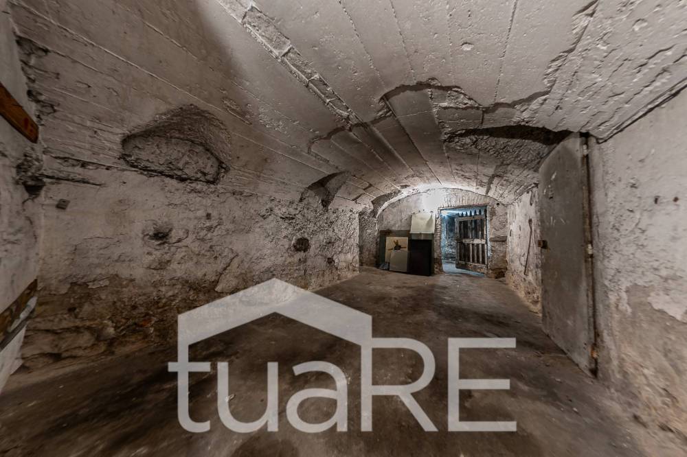 locale di sgombero in vendita a Roma in zona Pigna - Sant'Angelo