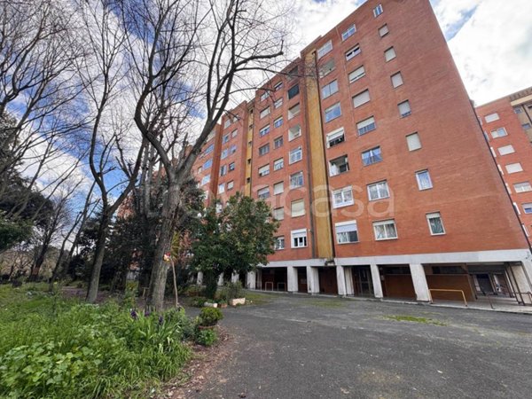 appartamento in vendita a Roma in zona Spinaceto