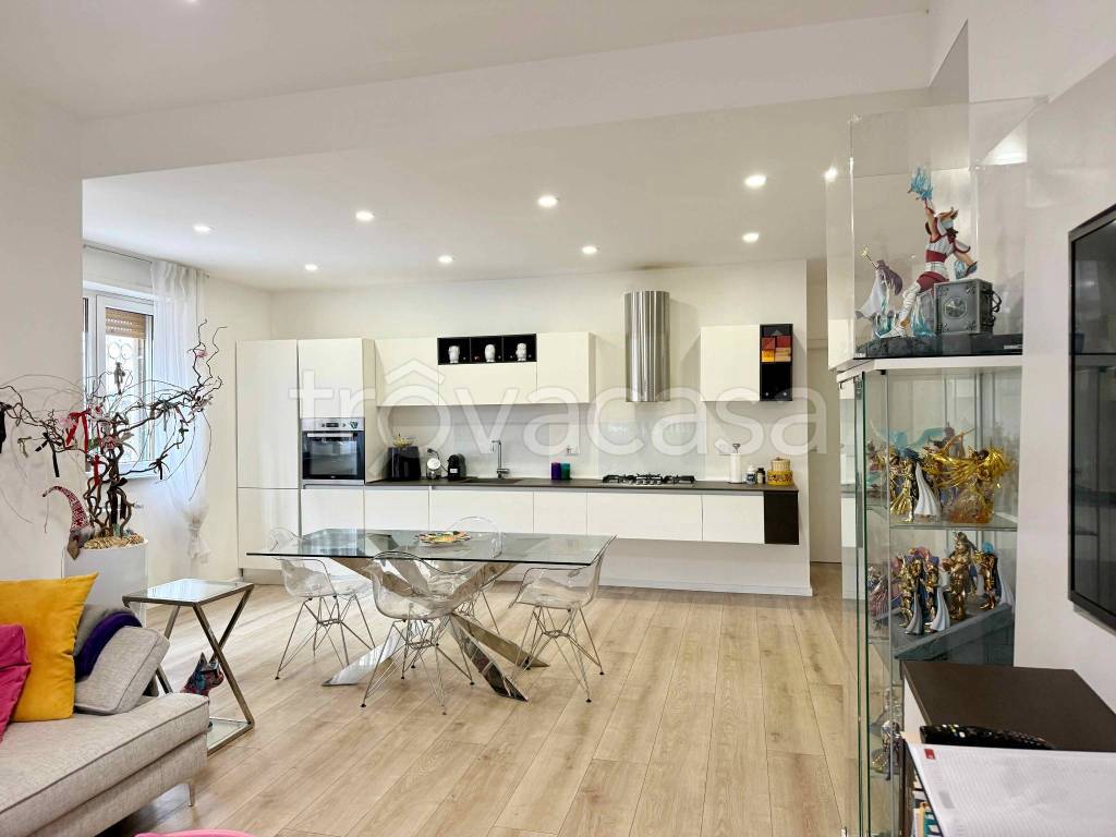 appartamento in vendita a Roma in zona Tor di Quinto