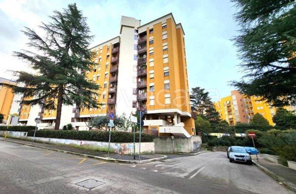 appartamento in vendita a Roma in zona Ardeatino