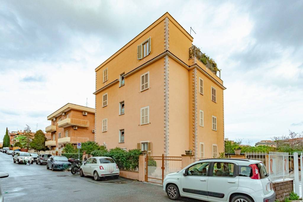 appartamento in vendita a Roma in zona Primavalle