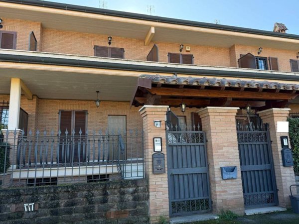 casa indipendente in vendita a Roma in zona Tor Vergata/Torrenova