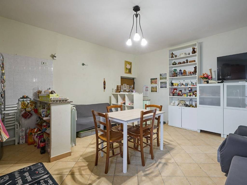 appartamento in vendita a Roma in zona Case Rosse