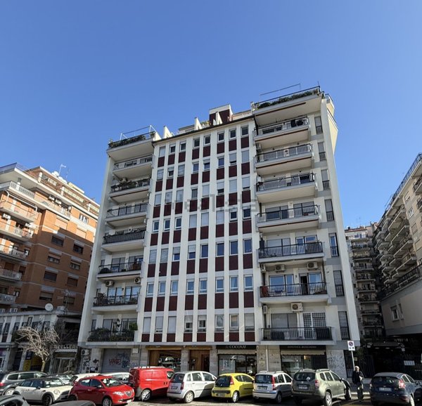 appartamento in vendita a Roma in zona Ostiense