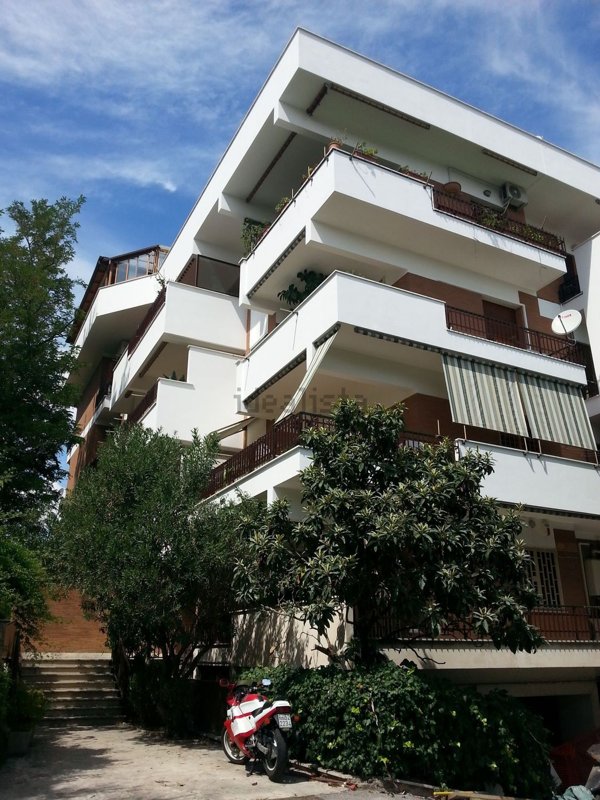 appartamento in vendita a Roma in zona Ostiense