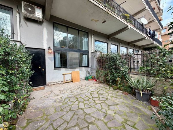 appartamento in vendita a Roma in zona Corviale