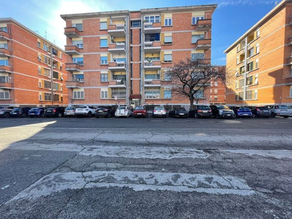 appartamento in vendita a Roma in zona Ostiense
