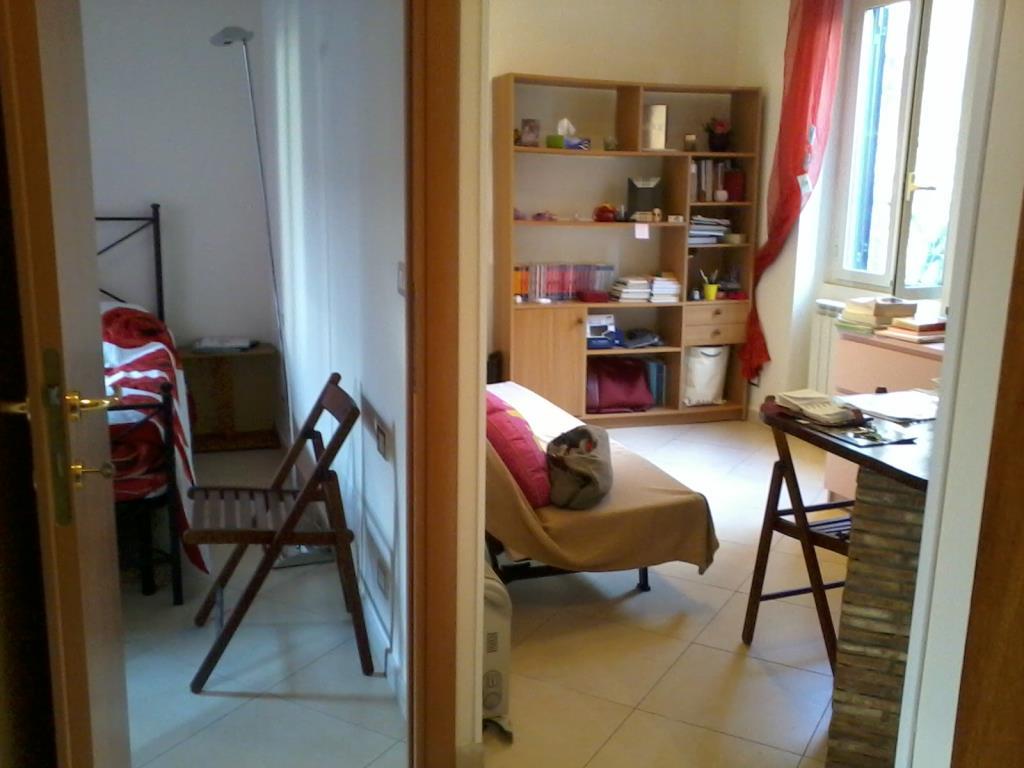 appartamento in vendita a Roma in zona Appio Latino