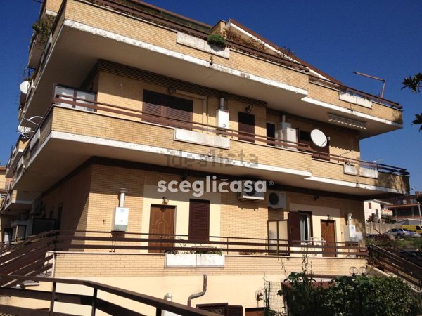appartamento in vendita a Roma in zona Magliana Vecchia
