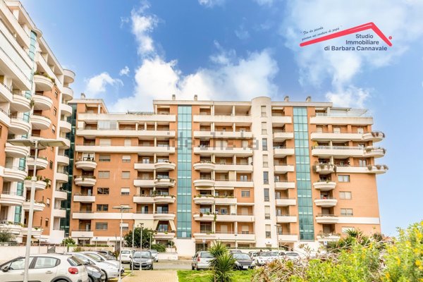 appartamento in vendita a Roma in zona Axa