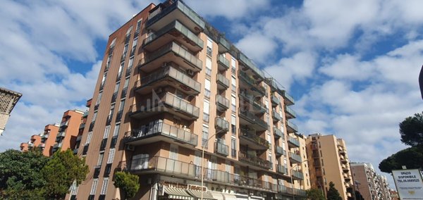 appartamento in vendita a Roma in zona Ardeatino