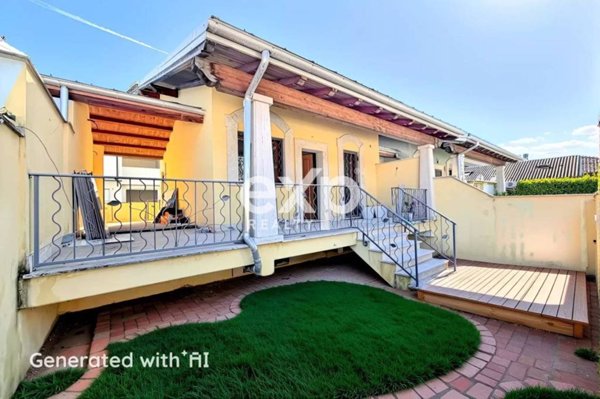 casa indipendente in vendita a Roma in zona Infernetto