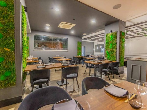 locale commerciale in vendita a Roma in zona Prenestino-Centocelle