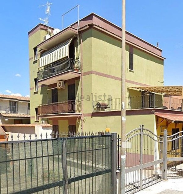 appartamento in vendita a Roma in zona Torre Angela