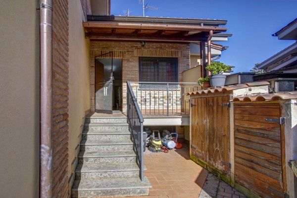 casa indipendente in vendita a Roma in zona Ostia Antica