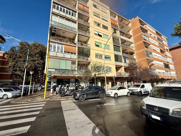 appartamento in vendita a Roma in zona Appio Claudio
