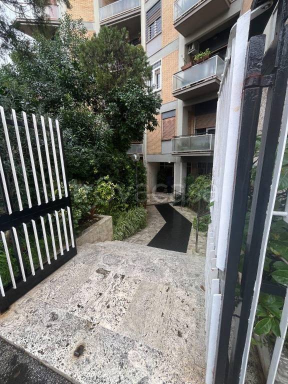 appartamento in vendita a Roma in zona Gianicolense