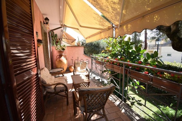 casa indipendente in vendita a Roma in zona Corviale