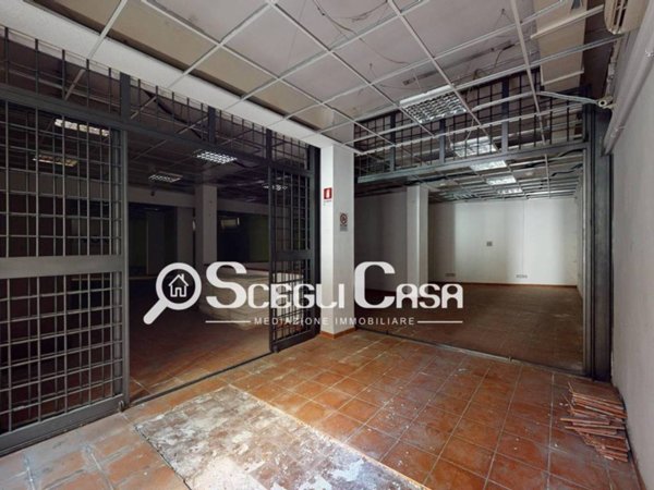 negozio in vendita a Roma in zona Monte Sacro/Talenti