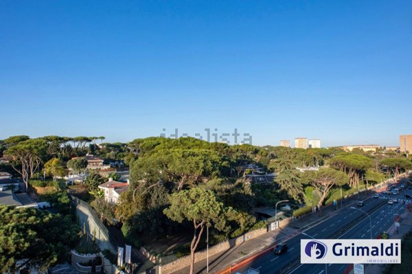 appartamento in vendita a Roma in zona EUR