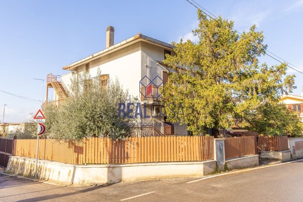 appartamento in vendita a Roma in zona Tor Vergata/Torrenova