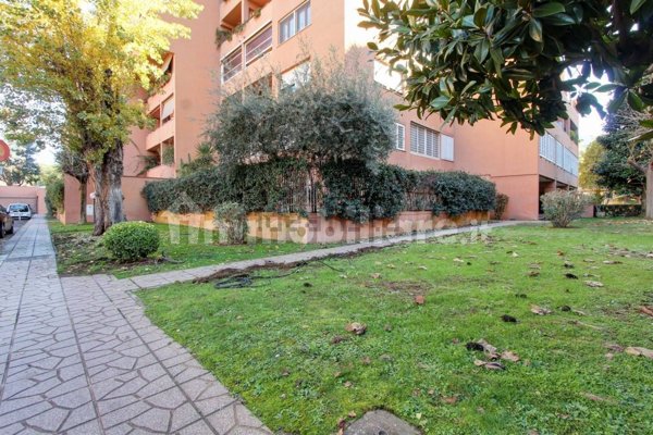 appartamento in vendita a Roma in zona Ardeatino