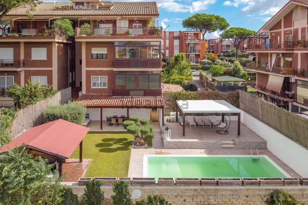 appartamento in vendita a Roma in zona Torre Gaia