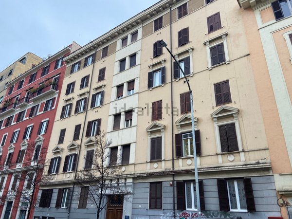 appartamento in vendita a Roma in zona Appio Latino